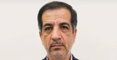 داور آرنگ سکان‌دار گمرک بیله‌سوار شد